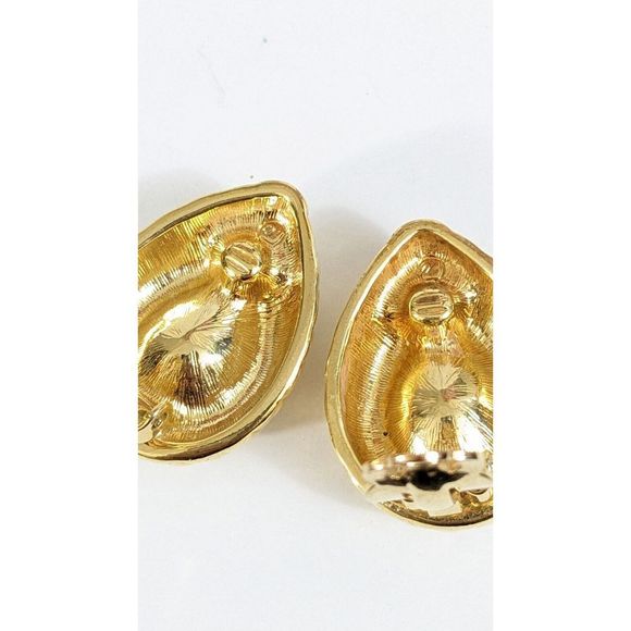 Red Faceted Tear Shape Gold Toned Clip On Earrings - Signed Swarovski Swan Stamp - Picture 6 of 12